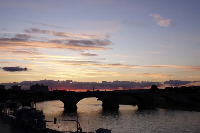 Gerahmter Druck : Ansicht der Augustusbrücke, Sommerabend. Gerahmter Druck : Ansicht der Augustusbrücke, Sommerabend.