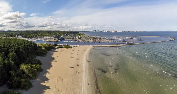 Gerahmter Druck : Blick auf Strand und Marina, Pirita. Gerahmter Druck : Blick auf Strand und Marina, Pirita.