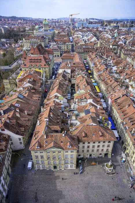 Gerahmter Druck : Blick vom Berner Münster auf den Munsterplatz. Gerahmter Druck : Blick vom Berner Münster auf den Munsterplatz.