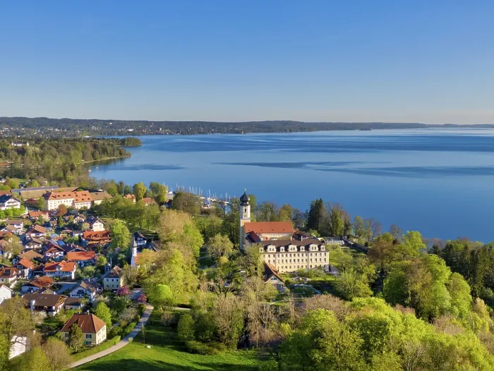 Gerahmter Druck : Blick auf Bernried am Starnberger See. Gerahmter Druck : Blick auf Bernried am Starnberger See.