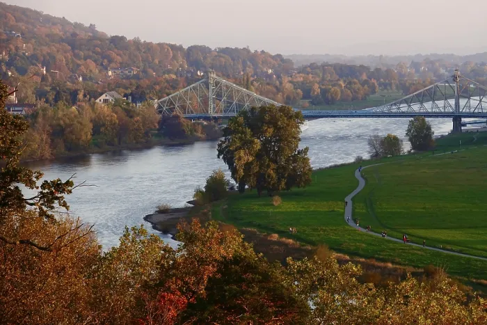Gerahmter Druck : Blick auf die Brücke Blaues Wunder Gerahmter Druck : Blick auf die Brücke Blaues Wunder