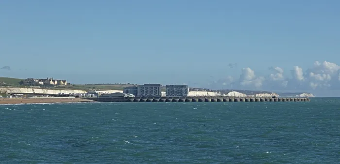 Gerahmter Druck : Blick auf Kalkfelsen vom Palace Pier. Gerahmter Druck : Blick auf Kalkfelsen vom Palace Pier.