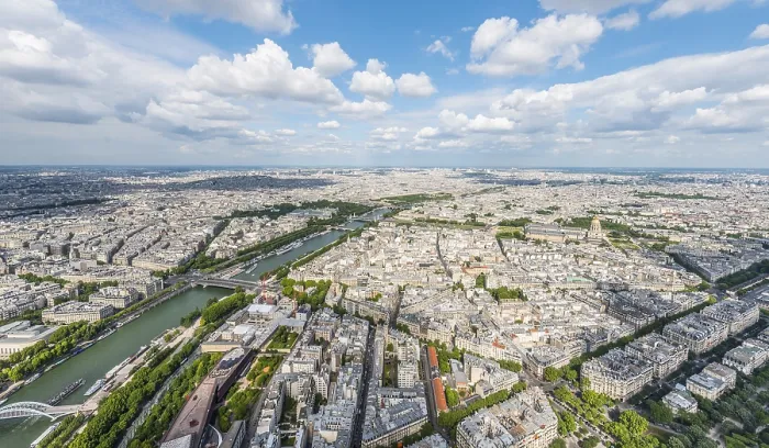 Gerahmter Druck : Blick über die Stadt vom Eiffelturm aus. Gerahmter Druck : Blick über die Stadt vom Eiffelturm aus.