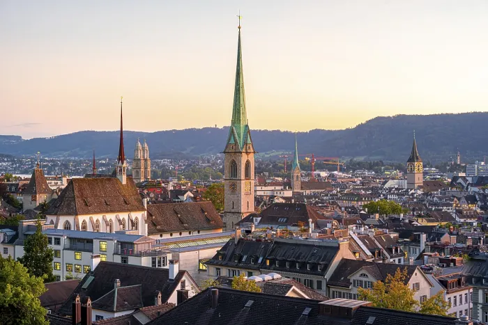 Gerahmter Druck : Blick auf die Stadt, Predigerkirche. Gerahmter Druck : Blick auf die Stadt, Predigerkirche.