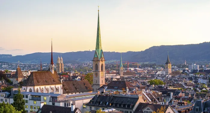 Gerahmter Druck : Blick auf die Stadt, Predigerkirche. Gerahmter Druck : Blick auf die Stadt, Predigerkirche.