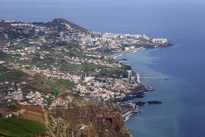 Gerahmter Druck : Blick auf die Klippen, Cabo Girao.