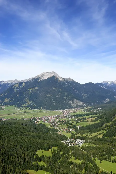 Gerahmter Druck : Blick auf die Gemeinde Ehrwald Gerahmter Druck : Blick auf die Gemeinde Ehrwald