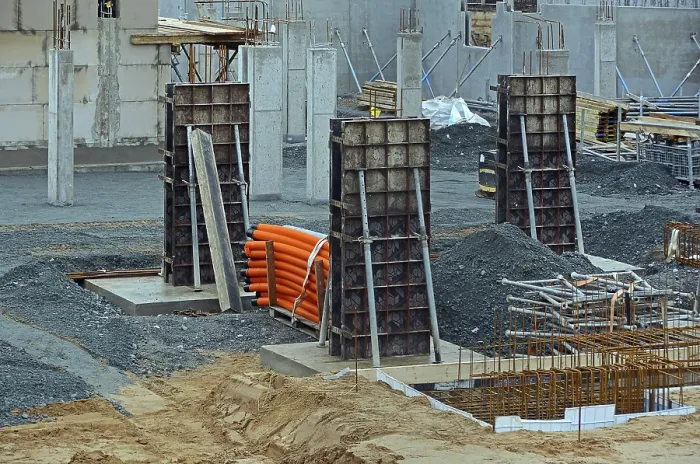 Gerahmter Druck : Blick auf einen Baustellen, Wohnbauprojekt. Gerahmter Druck : Blick auf einen Baustellen, Wohnbauprojekt.