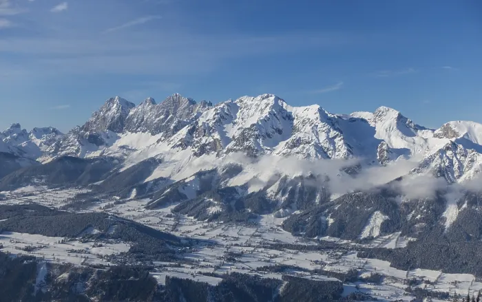 Gerahmter Druck : Blick auf das Dachsteingebirge im Winter. Gerahmter Druck : Blick auf das Dachsteingebirge im Winter.