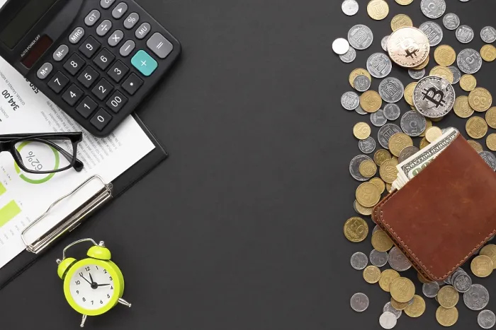 Gerahmter Druck : Tischansicht mit Finanzinstrumenten Gerahmter Druck : Tischansicht mit Finanzinstrumenten