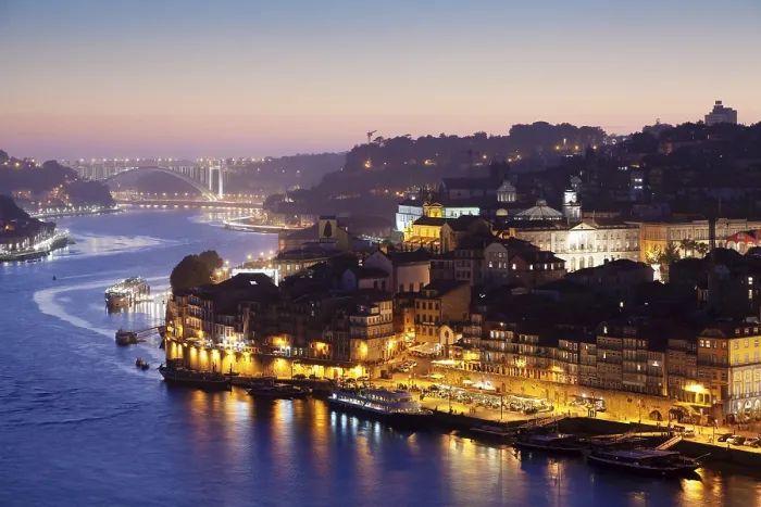 Gerahmter Druck : Blick über den Douro-Fluss nach Ribeira. Gerahmter Druck : Blick über den Douro-Fluss nach Ribeira.
