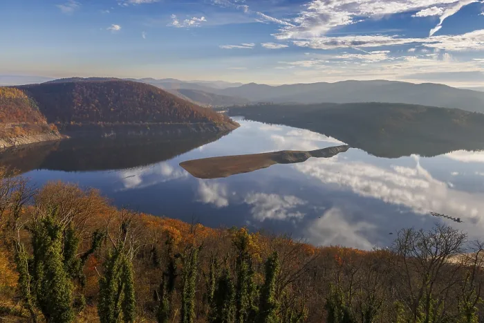 Gerahmter Druck : Blick auf den Ederstausee, Hessen, Deutschland. Gerahmter Druck : Blick auf den Ederstausee, Hessen, Deutschland.
