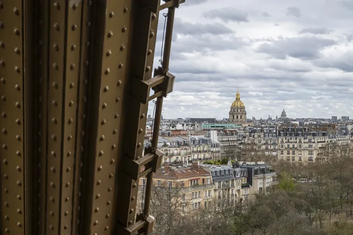 Gerahmter Druck : Blick vom Eiffelturm auf das Invalidenhaus. Gerahmter Druck : Blick vom Eiffelturm auf das Invalidenhaus.