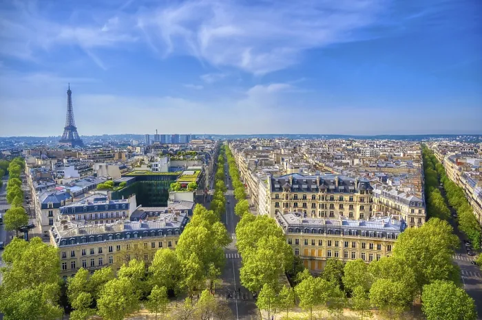 Gerahmter Druck : Ein Blick auf die Eiffelturm und Paris.