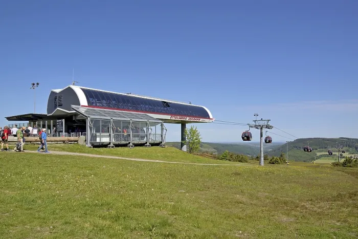Gerahmter Druck : Blick auf die Bergstation Ettelsberg