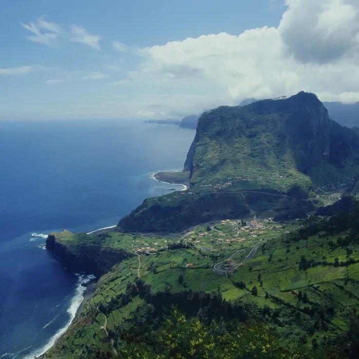 Gerahmter Druck : Blick auf Faial an der Nordküste. Gerahmter Druck : Blick auf Faial an der Nordküste.