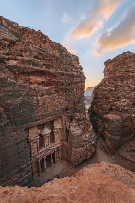 Gerahmter Druck : Blick von oben in den Siq-Kliff. Gerahmter Druck : Blick von oben in den Siq-Kliff.
