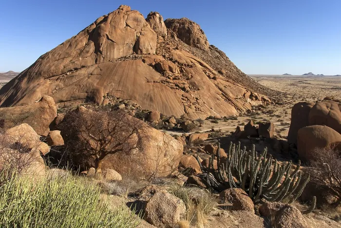 Gerahmter Druck : Blick vom Großen Spitzkoppe mit typischer Vegetation. Gerahmter Druck : Blick vom Großen Spitzkoppe mit typischer Vegetation.
