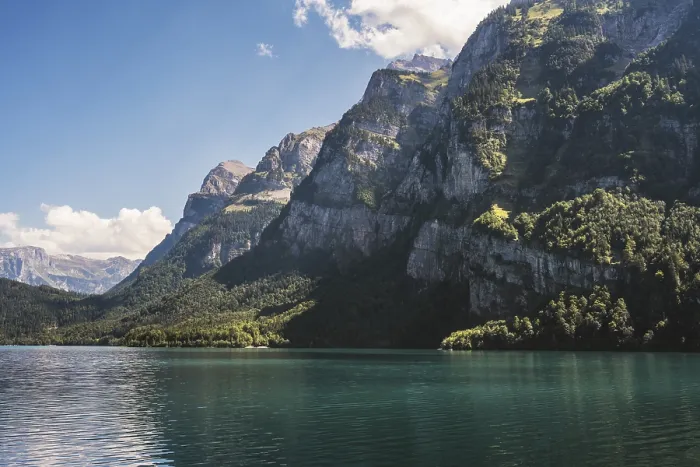 Gerahmter Druck : Blick über den Klontalersee. Gerahmter Druck : Blick über den Klontalersee.