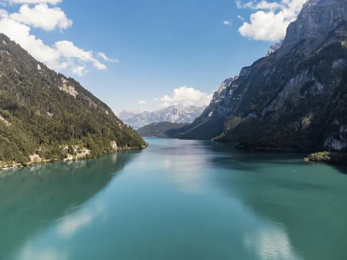 Gerahmter Druck : Blick über den Klontalersee. Gerahmter Druck : Blick über den Klontalersee.