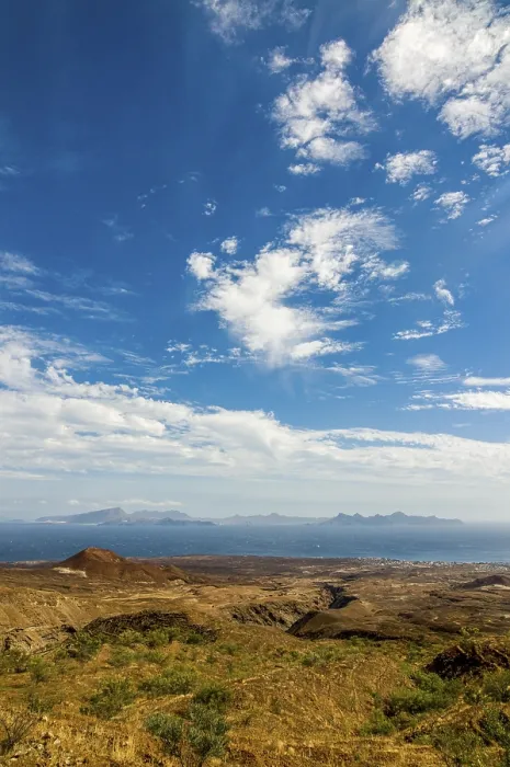 Gerahmter Druck : Blick über Landschaft mit Hügeln Gerahmter Druck : Blick über Landschaft mit Hügeln