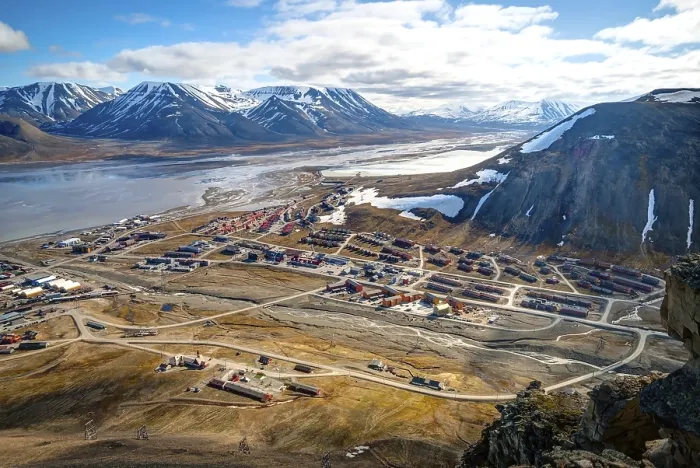 Gerahmter Druck : Blick über Longyearbyen von oben. Gerahmter Druck : Blick über Longyearbyen von oben.