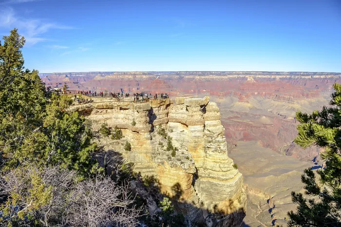 Gerahmter Druck : Blick auf Mather Point mit Besuchern. Gerahmter Druck : Blick auf Mather Point mit Besuchern.