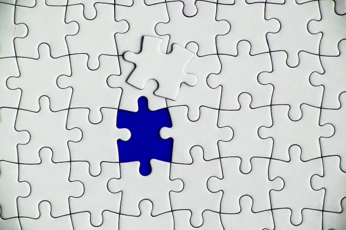 Gerahmter Druck : Oberansicht eines vermissten Puzzlestücks. Gerahmter Druck : Oberansicht eines vermissten Puzzlestücks.