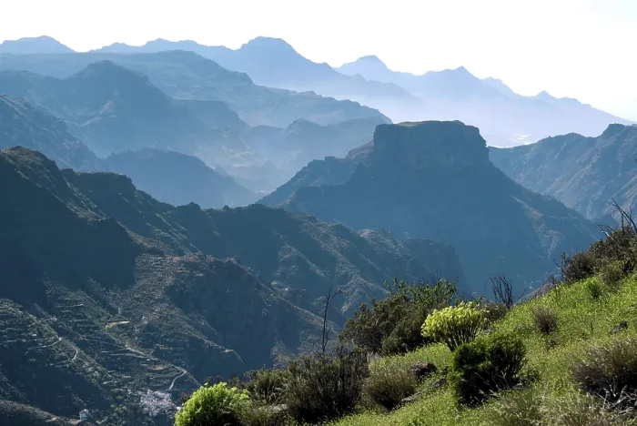 Gerahmter Druck : Blick auf Berge von Roque Bentayga Gerahmter Druck : Blick auf Berge von Roque Bentayga