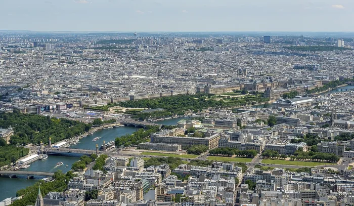 Gerahmter Druck : Blick auf das Musée du Louvre Gerahmter Druck : Blick auf das Musée du Louvre