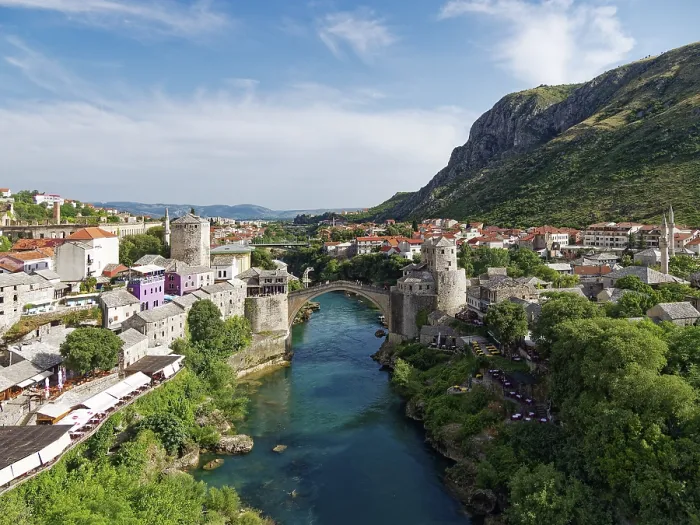 Gerahmter Druck : Blick über das alte Zentrum von Mostar. Gerahmter Druck : Blick über das alte Zentrum von Mostar.