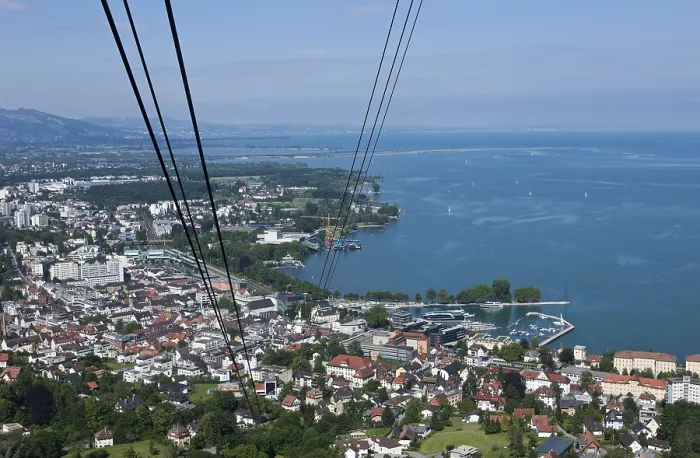 Gerahmter Druck : Blick vom Pfaender-Seilbahn über Bregenz. Gerahmter Druck : Blick vom Pfaender-Seilbahn über Bregenz.
