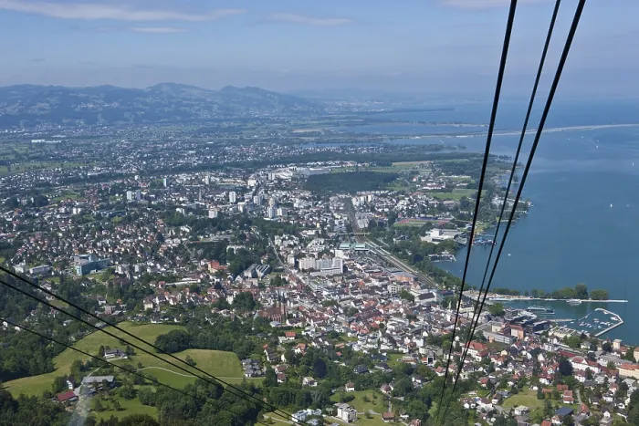 Gerahmter Druck : Blick vom Pfaender-Seilbahn über Bregenz. Gerahmter Druck : Blick vom Pfaender-Seilbahn über Bregenz.