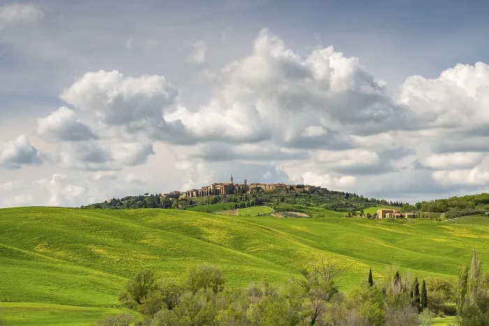 Gerahmter Druck : Blick auf Pienza und Felder, Val d'Orcia. Gerahmter Druck : Blick auf Pienza und Felder, Val d'Orcia.