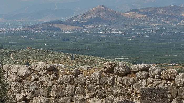 Gerahmter Druck : Blick auf die Ebene, archäologische Stätte. Gerahmter Druck : Blick auf die Ebene, archäologische Stätte.