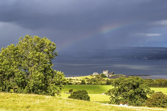 Gerahmter Druck : Blick auf ein Regenbogen über die Firth of Forth vom Haus der Binns. Gerahmter Druck : Blick auf ein Regenbogen über die Firth of Forth vom Haus der Binns.