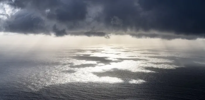 Gerahmter Druck : Blick über das Meer mit Wolken, Pazifik. Gerahmter Druck : Blick über das Meer mit Wolken, Pazifik.