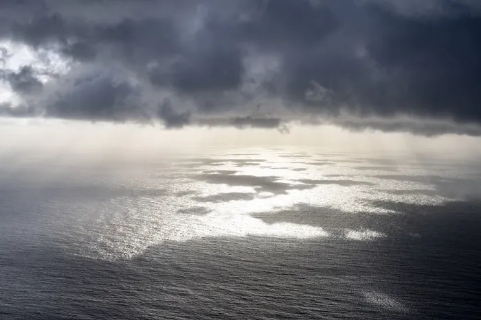 Gerahmter Druck : Blick über das Meer mit Wolken, Pazifik. Gerahmter Druck : Blick über das Meer mit Wolken, Pazifik.