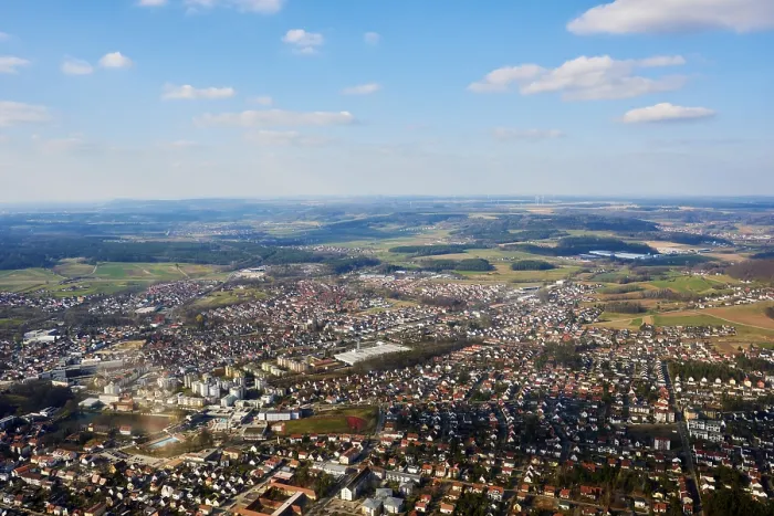 Gerahmter Druck : Blick vom Himmel auf Neumarkt Gerahmter Druck : Blick vom Himmel auf Neumarkt