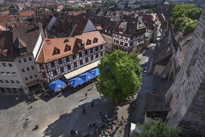 Gerahmter Druck : Ansicht des Tiergartnertorplatzes. Gerahmter Druck : Ansicht des Tiergartnertorplatzes.