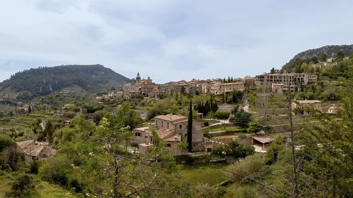 Gerahmter Druck : Blick auf Valldemossa, Mallorca, Balearen, Spanien Gerahmter Druck : Blick auf Valldemossa, Mallorca, Balearen, Spanien
