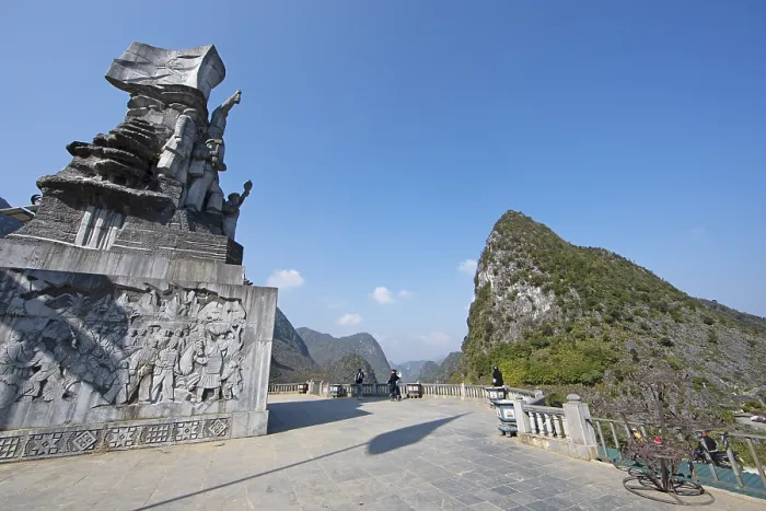 Gerahmter Druck : Blickpunkt am Jugenddenkmal Gerahmter Druck : Blickpunkt am Jugenddenkmal