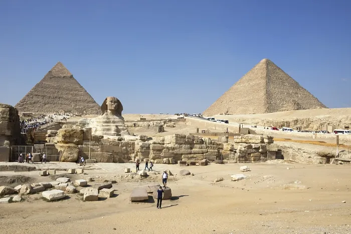 Gerahmter Druck : Besucher bei der Sphinx und den Pyramiden. Gerahmter Druck : Besucher bei der Sphinx und den Pyramiden.
