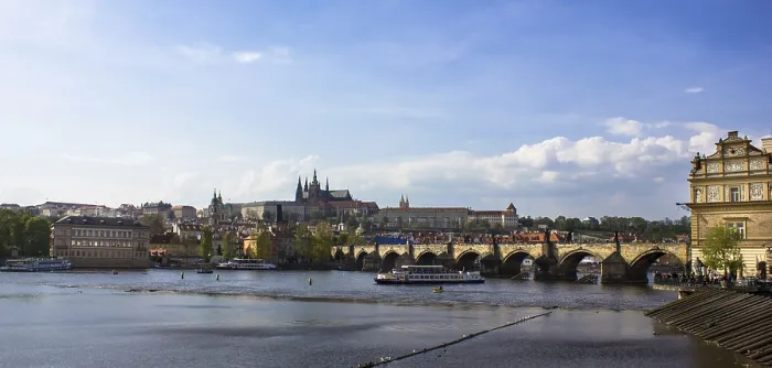 Gerahmter Druck : Die Vltava mit der Karlsbrücke. Gerahmter Druck : Die Vltava mit der Karlsbrücke.