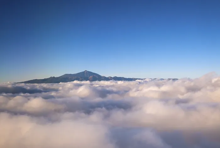 Gerahmter Druck : Vulkan Pico del Teide über Wolken. Gerahmter Druck : Vulkan Pico del Teide über Wolken.