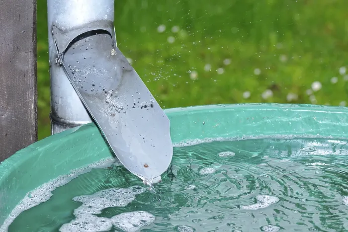 Gerahmter Druck : Wasserbehälter zu Hause Gerahmter Druck : Wasserbehälter zu Hause