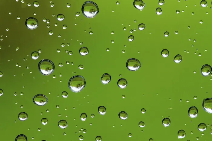 Gerahmter Druck : Wassertröpfchen im Detail als Hintergrund. Gerahmter Druck : Wassertröpfchen im Detail als Hintergrund.
