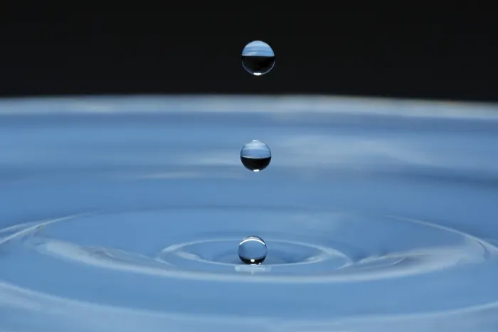 Gerahmter Druck : Wassertröpfchen Gerahmter Druck : Wassertröpfchen