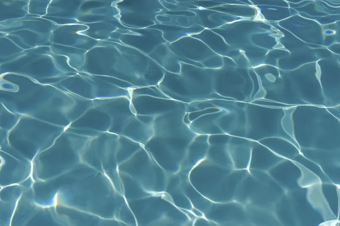 Gerahmter Druck : Wasseroberfläche, mit Lichtreflexen. Gerahmter Druck : Wasseroberfläche, mit Lichtreflexen.