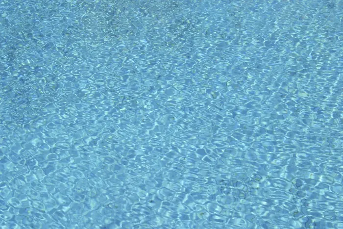 Gerahmter Druck : Wasserfläche eines Beckens Gerahmter Druck : Wasserfläche eines Beckens